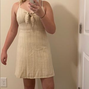 Mini yellow and white dress Xs Hollister